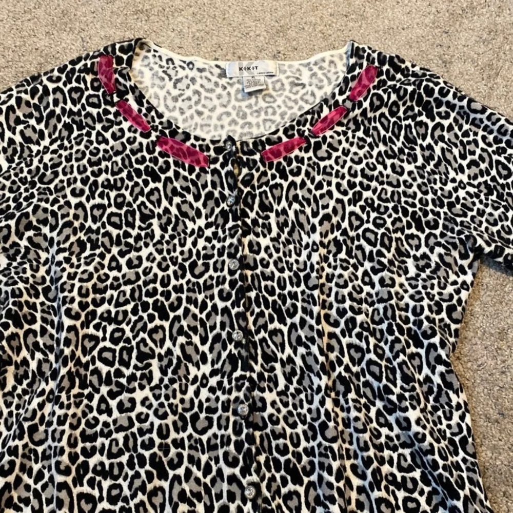 K-I-K-I-T Women’s sweater cardigan